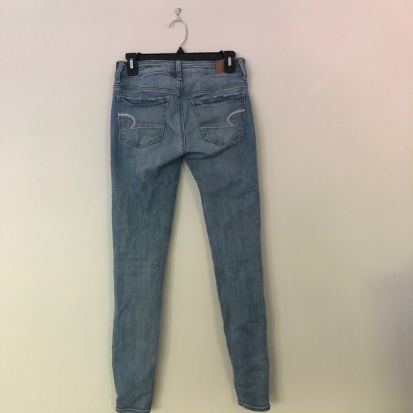 American Eagle Light Wash Skinny Jeans - Picture 4 of 4